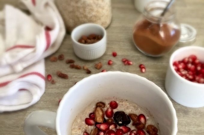 https://www.foodsoulmotherhood.com/wp-content/uploads/2016/10/Rustic-Oatmeal-with-Pomegranate--680x450.jpeg